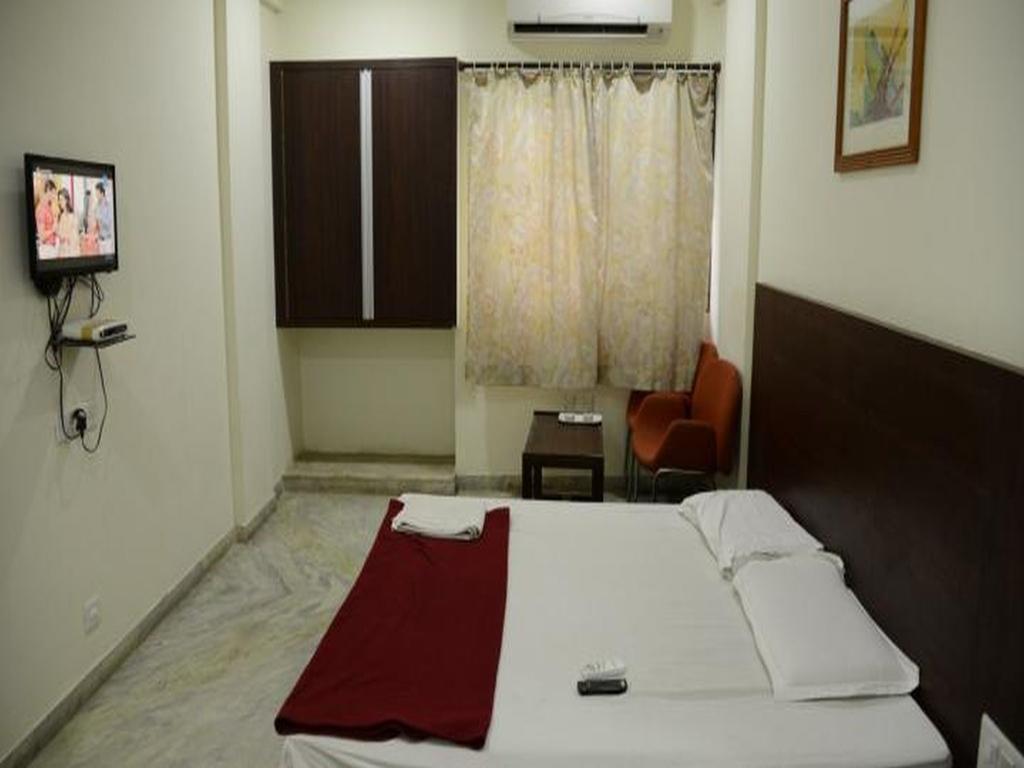Hotel Rahi Inn Vadodara Buitenkant foto