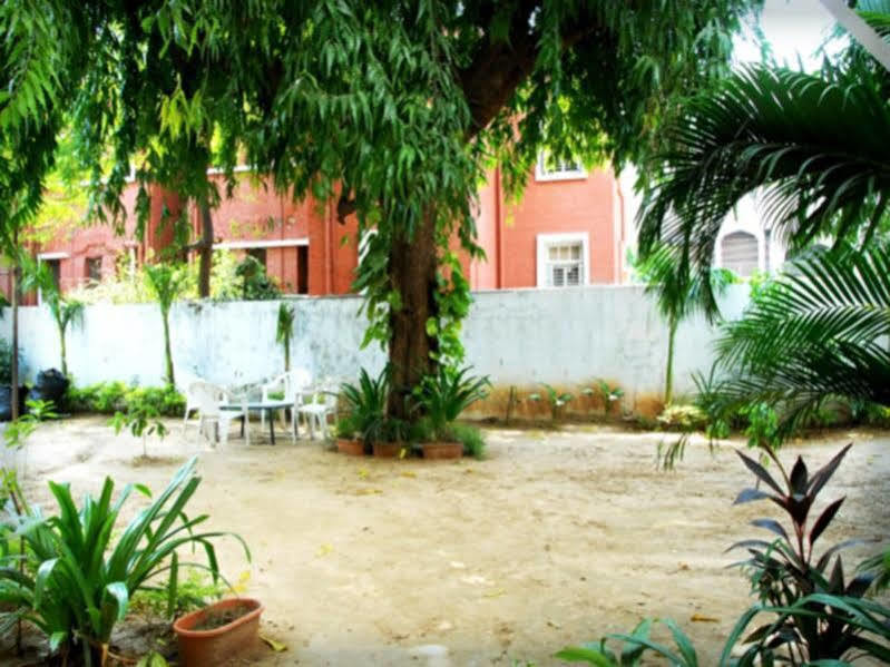 Hotel Rahi Inn Vadodara Buitenkant foto